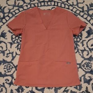 Figs Women's Short Sleeve V-Neck Top in Terracotta